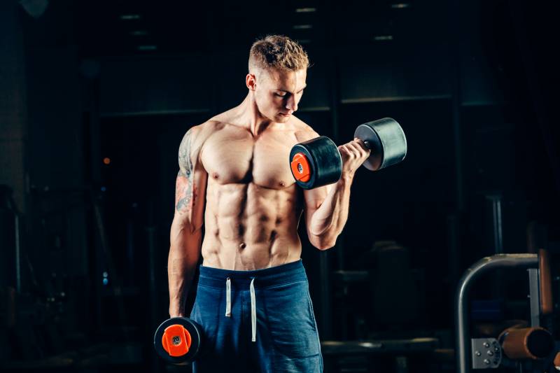мужчина,Спорт,Тренировка,Гантели,Спортзал,Спортсмен