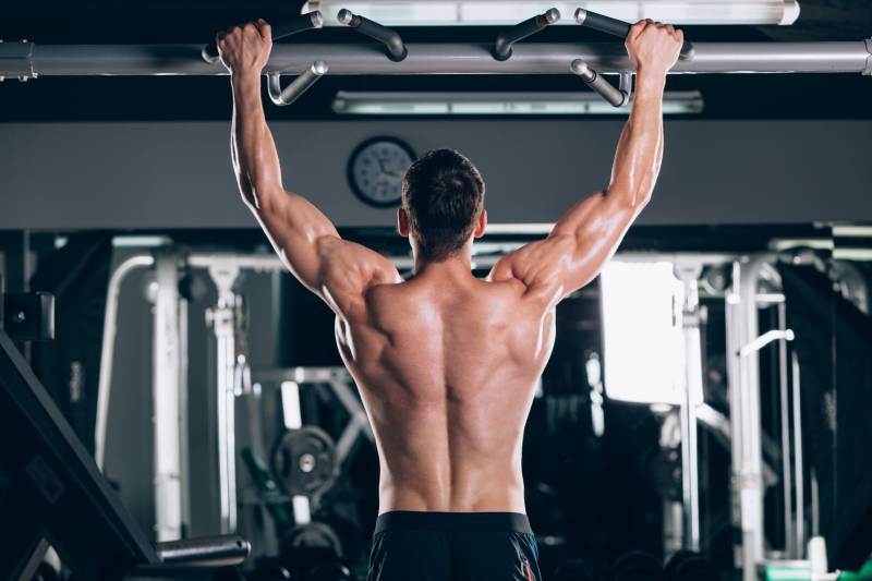 мужчина,Спорт,Тренировка,Спортивный инвентарь,Спортзал,Спортсмен