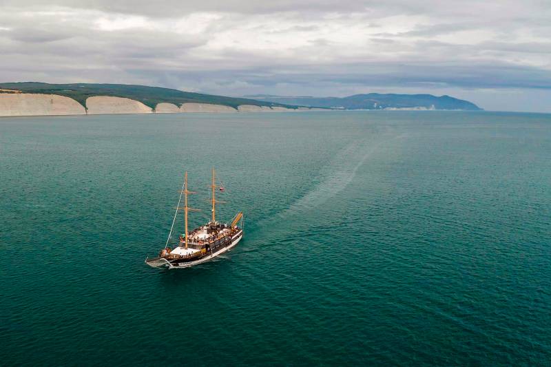туризм,Геленджик,Черное море,яхта,Бухта,Бухта Геленджика