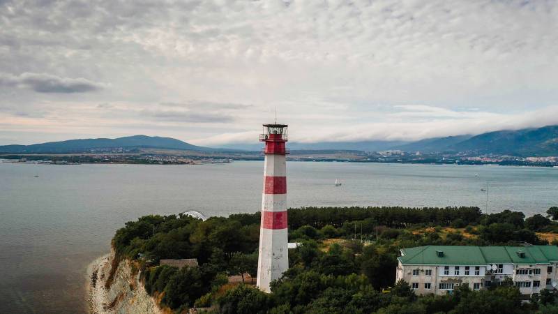 туризм,Геленджик,Черное море,море,Бухта,Маяк,Тонкий мыс